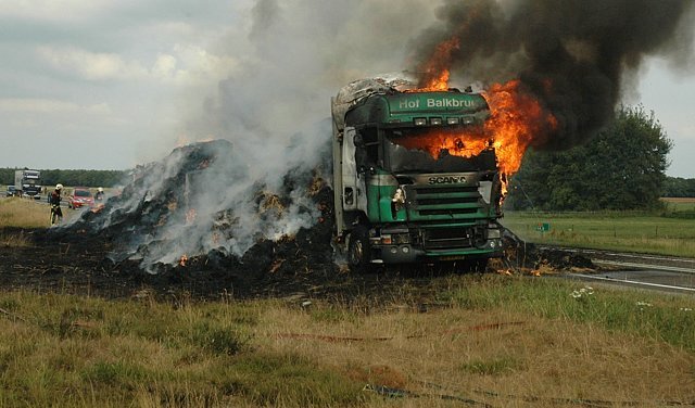 Scania R440 in de brand bij Rolde (juli 2010)